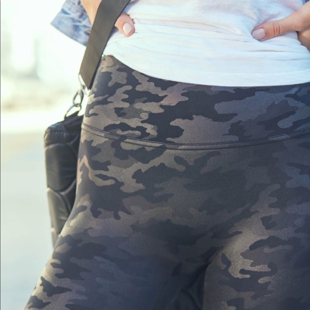 Spanx Leggings (Matte Camo Print)